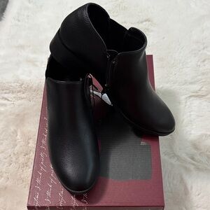 Kensie Elegant Black Ankle Boots